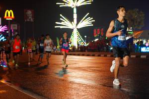 BIB: 4148
                            <button type="button" onclick="openModal(16186351)" class="btn btn-primary btn-sm float-right btn-popup" data-toggle="modal" data-target=".modal-high-quality">
                        <i class="fas fa-shopping-cart"></i> Add to Cart
                    </button>
                                            <button type="button" onclick="isThisMe(16186351, true)" class="btn btn-success btn-sm float-right btn-popup btn-isme hidden" data-toggle="tooltip" data-placement="bottom" title="นี่คือรูปของคุณใช่ไหม คลิกที่นี่เพื่อเอาเข้าอัลบั้ม">
                        <i class="fas fa-plus"></i> Add to album
                    </button>
                    <button type="button" onclick="isThisMe(16186351, false)" class="btn btn-warning btn-sm float-right btn-popup btn-isnotme hidden">
                        <i class="fas fa-ban"></i> Remove from album
                    </button>